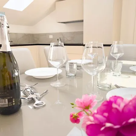 Apartment Palazzo Saba Tirabora Short Rent *