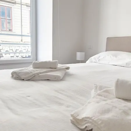 Palazzo Saba Tirabora Short Rent Apartment Triest