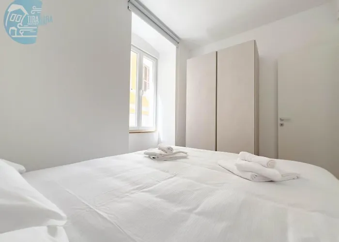 Palazzo Saba Tirabora Short Rent * Trieste