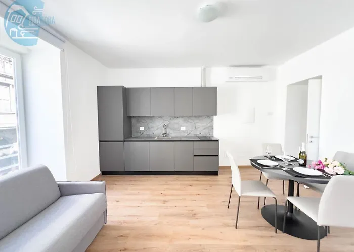 Apartamento Palazzo Saba Tirabora Short Rent Trieste