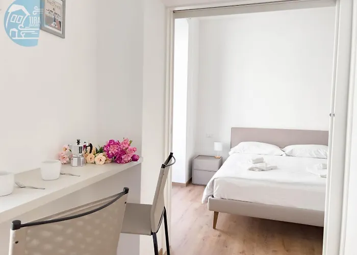 Palazzo Saba Tirabora Short Rent Apartamento Trieste