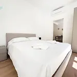 Palazzo Saba Tirabora Short Rent
