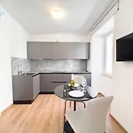Apartment Palazzo Saba Tirabora Short Rent *