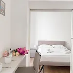 Apartment Palazzo Saba Tirabora Short Rent *