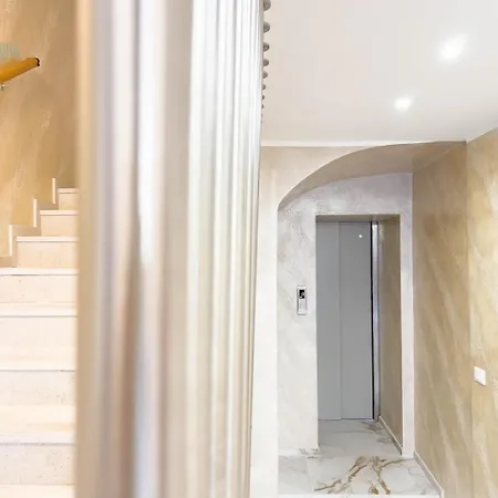 Palazzo Saba Tirabora Short Rent Apartment