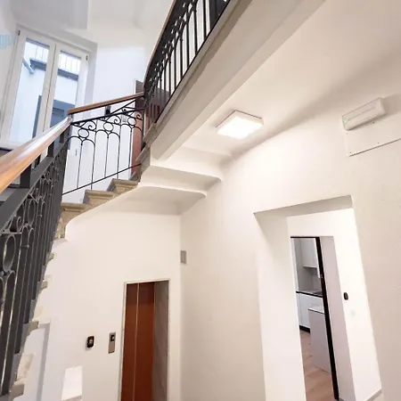 Apartment Palazzo Saba Tirabora Short Rent Trieste