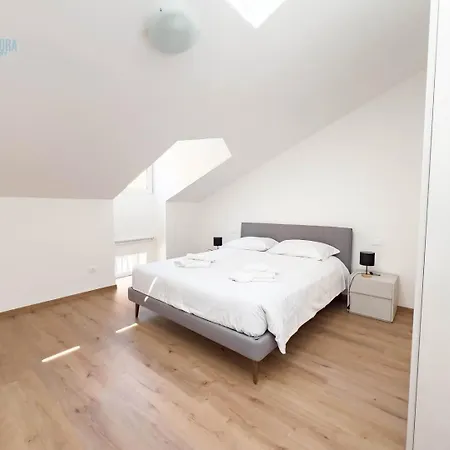 Palazzo Saba Tirabora Short Rent