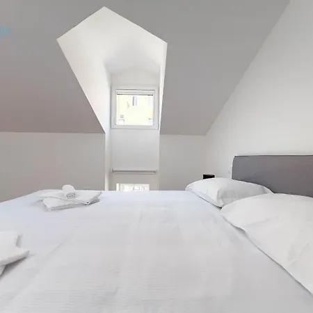 Palazzo Saba Tirabora Short Rent * Trieste