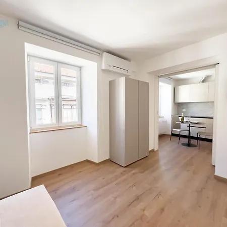 Apartment Palazzo Saba Tirabora Short Rent