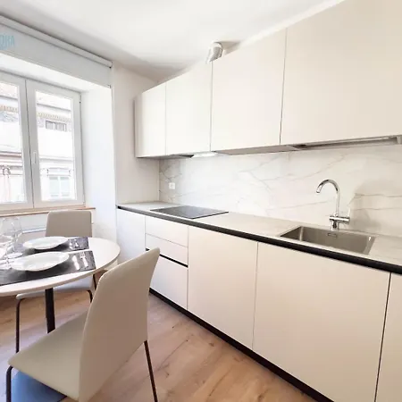 Palazzo Saba Tirabora Short Rent Apartment
