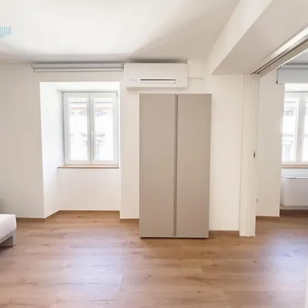 Palazzo Saba Tirabora Short Rent Trieste