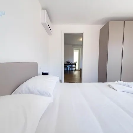 Palazzo Saba Tirabora Short Rent Apartment *