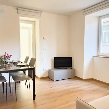 Apartment Palazzo Saba Tirabora Short Rent