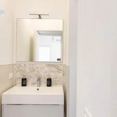 شقة Palazzo Saba Tirabora Short Rent ترييستي