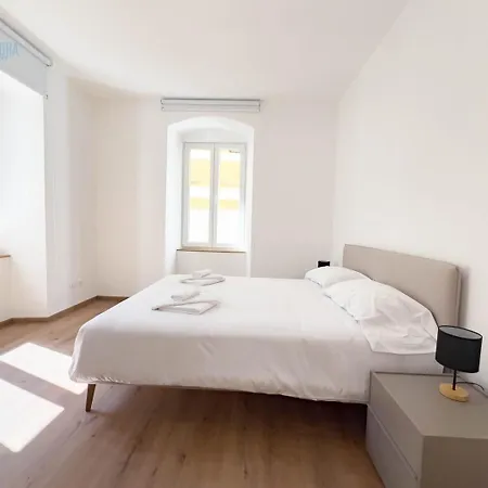 Apartment Palazzo Saba Tirabora Short Rent Trieste