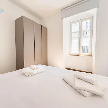 Palazzo Saba Tirabora Short Rent شقة *