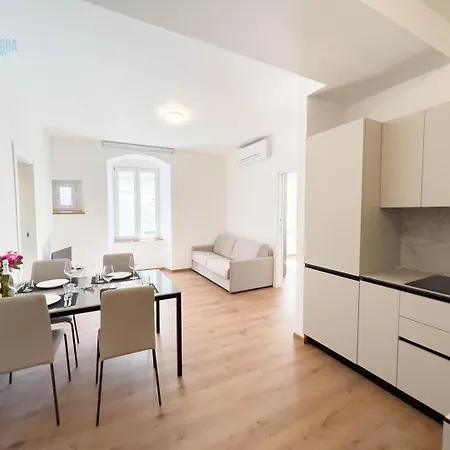 Apartment Palazzo Saba Tirabora Short Rent