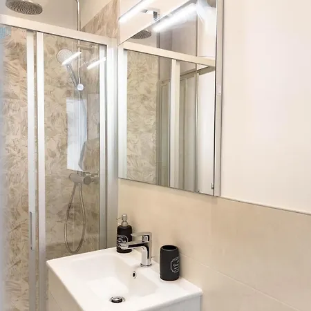 Palazzo Saba Tirabora Short Rent شقة *