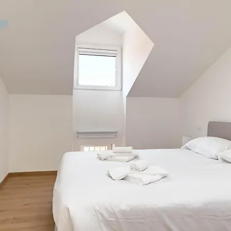 Palazzo Saba Tirabora Short Rent Apartment *