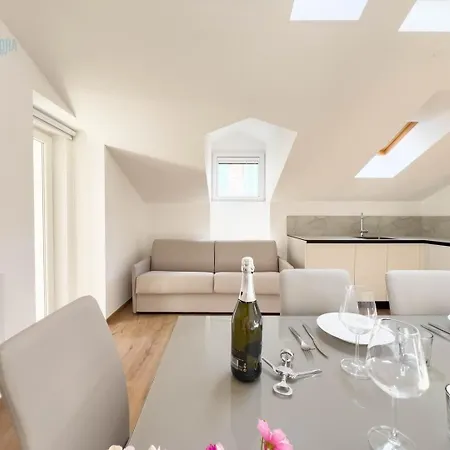 Palazzo Saba Tirabora Short Rent