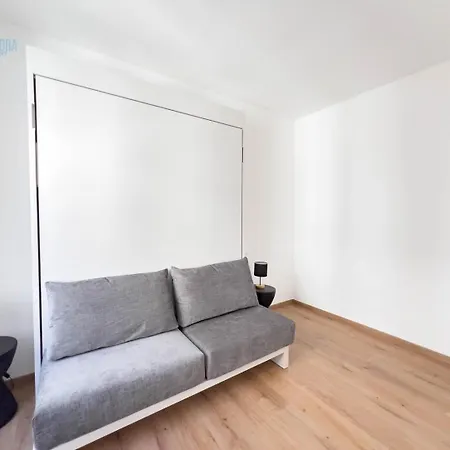 Palazzo Saba Tirabora Short Rent Apartment