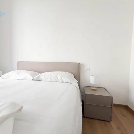 Apartment Palazzo Saba Tirabora Short Rent Trieste