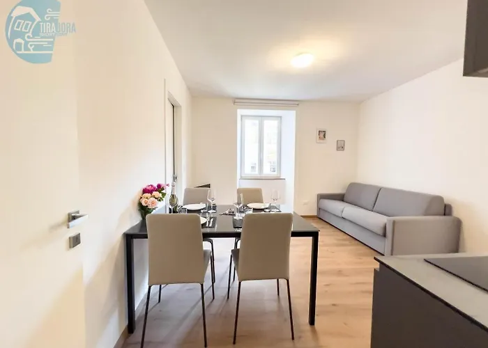 Palazzo Saba Tirabora Short Rent Lägenhet Trieste