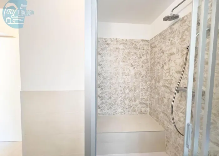 Palazzo Saba Tirabora Short Rent Lägenhet