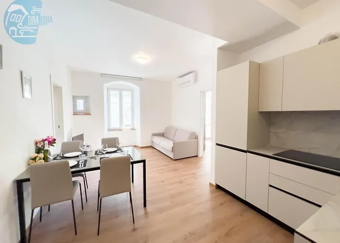 Lägenhet Palazzo Saba Tirabora Short Rent