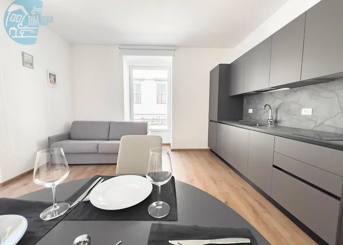 Palazzo Saba Tirabora Short Rent Lägenhet