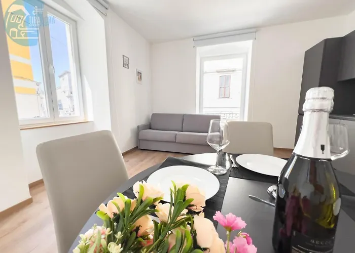 Lägenhet Palazzo Saba Tirabora Short Rent Trieste