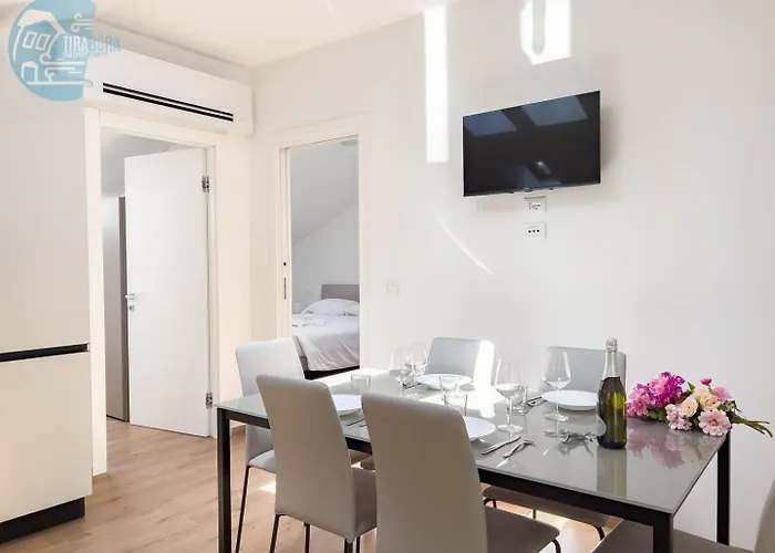 Palazzo Saba Tirabora Short Rent * Trieste