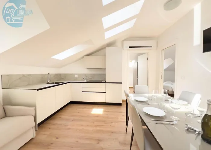 Lägenhet Palazzo Saba Tirabora Short Rent Trieste