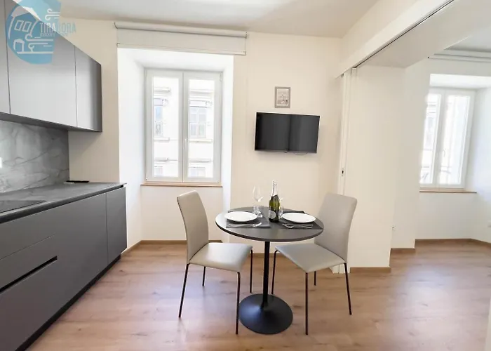 Lägenhet Palazzo Saba Tirabora Short Rent